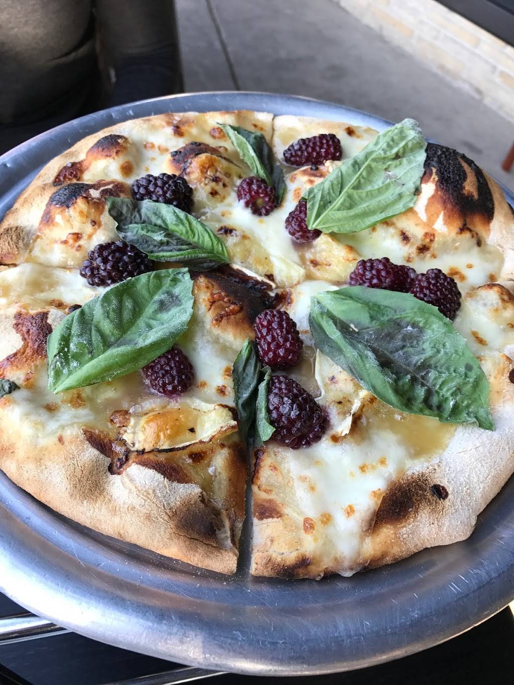 Dolces Restaurant & Wine Bar | restaurant | 15 W Quincy St, Westmont, IL 60559, USA | 6306630401 OR +1 630-663-0401