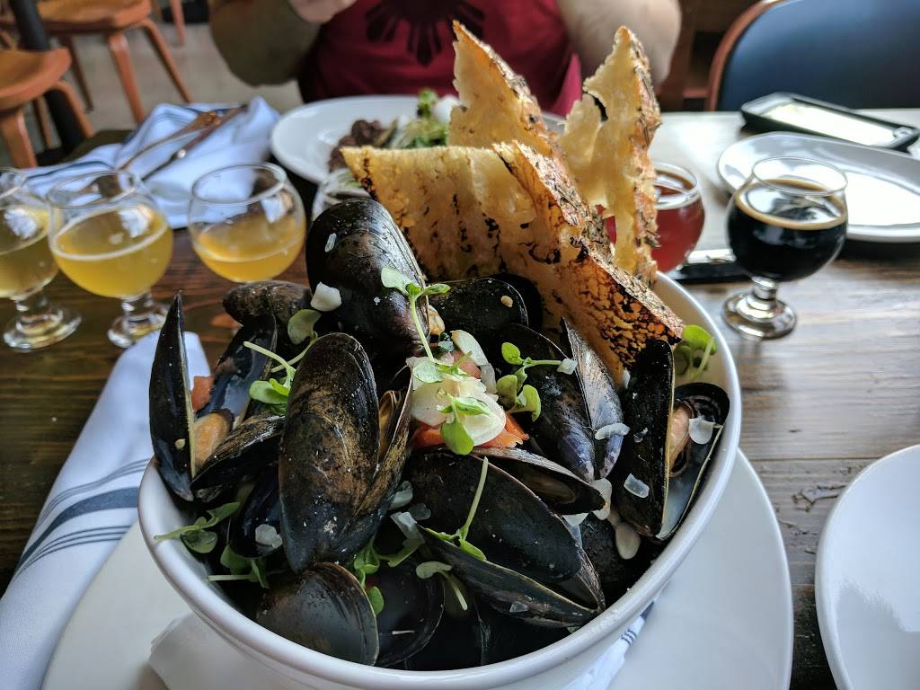 Old Irving Brewing Co. | restaurant | 4419 W Montrose Ave, Chicago, IL 60641, USA | 7739166421 OR +1 773-916-6421