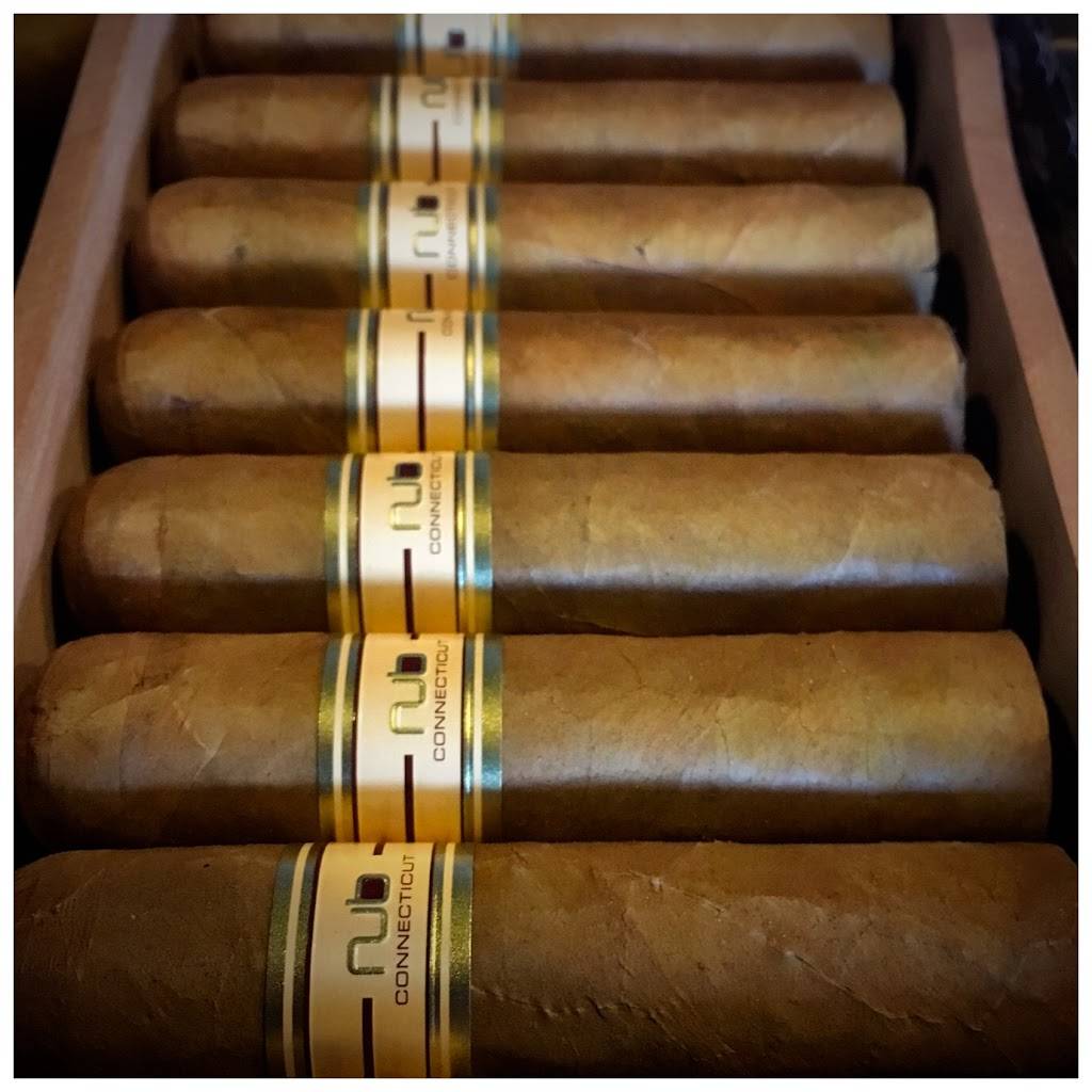 The Other Side Of The Moon | restaurant | 1477 River Ridge Dr, Clemmons, NC 27012, USA | 3367128200 OR +1 336-712-8200