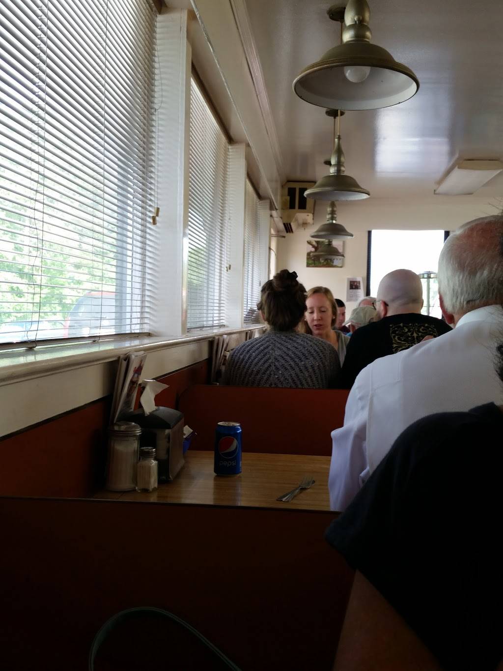 Old Richmond Grill | restaurant | 6425 Reynolda Rd, Pfafftown, NC 27040, USA | 3369244295 OR +1 336-924-4295