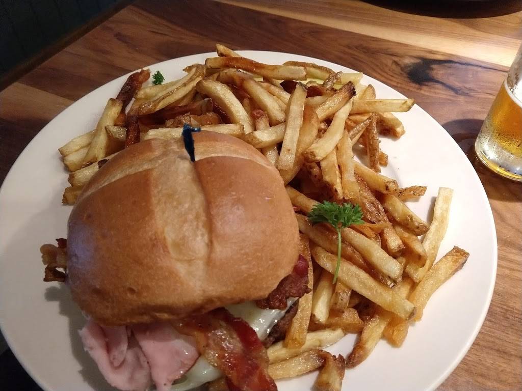 Dukes Bar & Grille | restaurant | 5302 Carlisle Pike, Mechanicsburg, PA 17050, USA | 7174783853 OR +1 717-478-3853