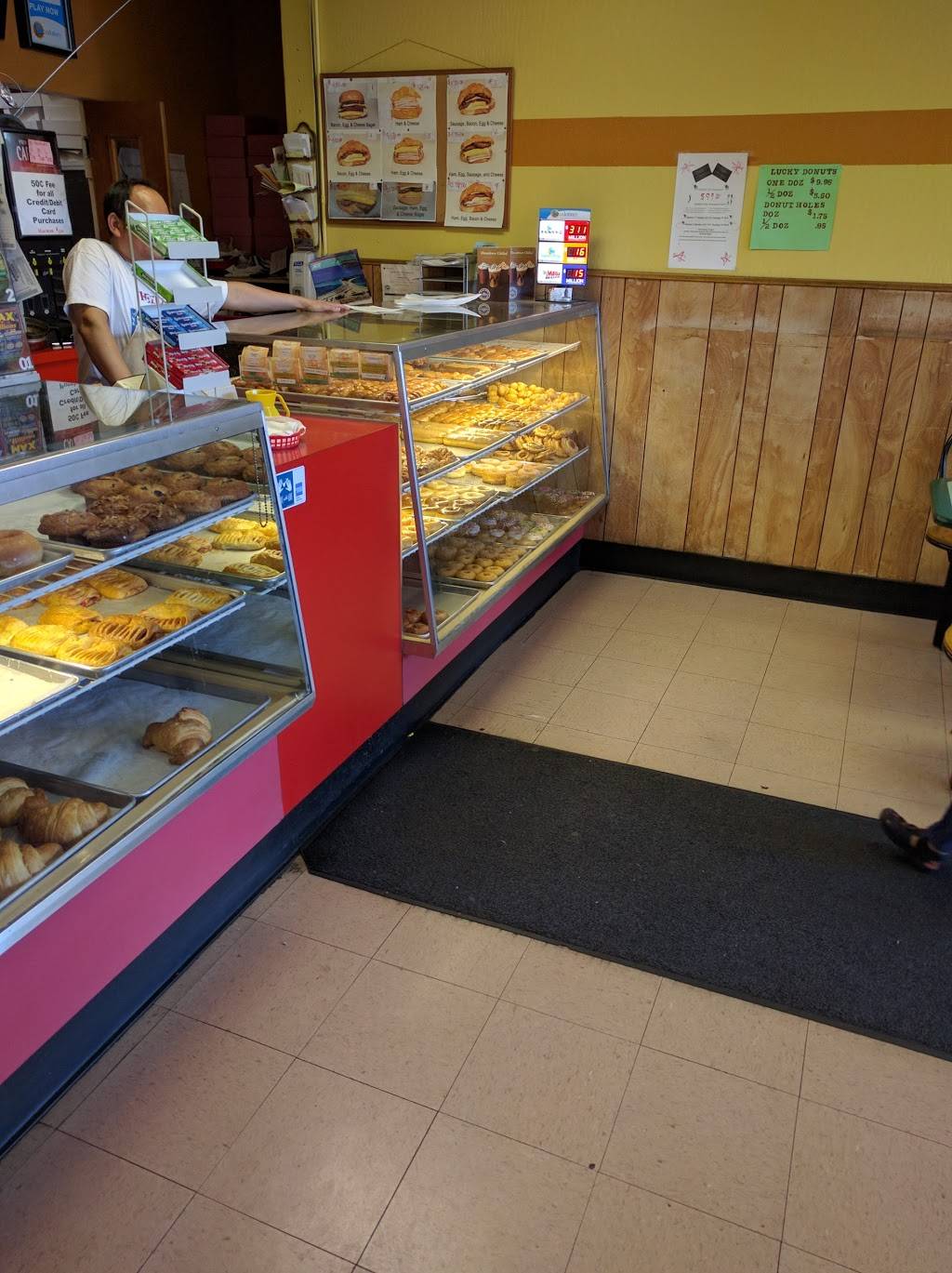 Luckys Donuts | bakery | 565 Dutton Ave, San Leandro, CA 94577, USA | 5106383445 OR +1 510-638-3445