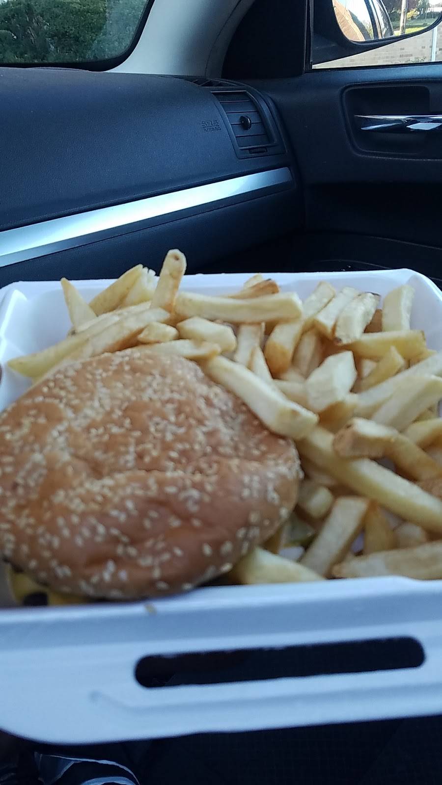 Grandys Coney Island | restaurant | 22001 Fenkell Ave, Detroit, MI 48223, USA | 3137947301 OR +1 313-794-7301