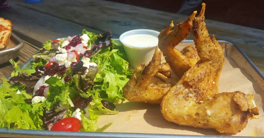 Tuttas Pizza | restaurant | 1710 N Record St #110, Dallas, TX 75202, USA | 2149974909 OR +1 214-997-4909