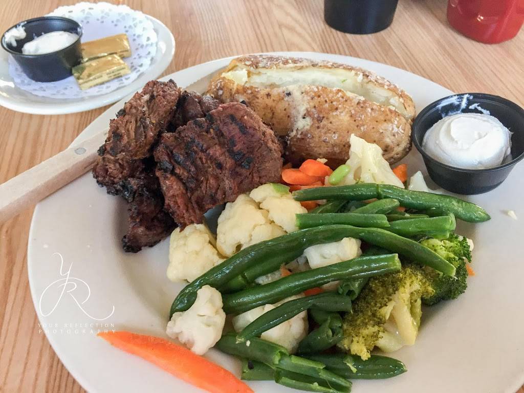 TUGBOATS | restaurant | 11 Arlington St, West Yarmouth, MA 02673, USA | 5087756433 OR +1 508-775-6433