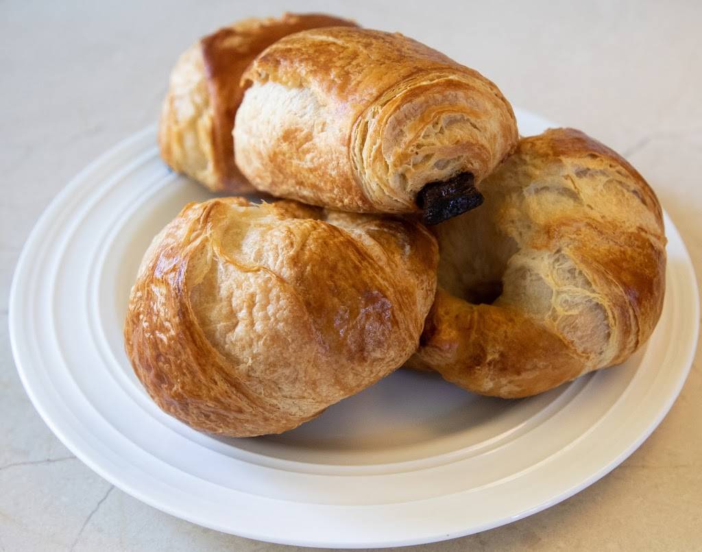 Le Macaron French Pastries | bakery | 7529 Bales St, Liberty Township, OH 45069, USA | 5137555400 OR +1 513-755-5400