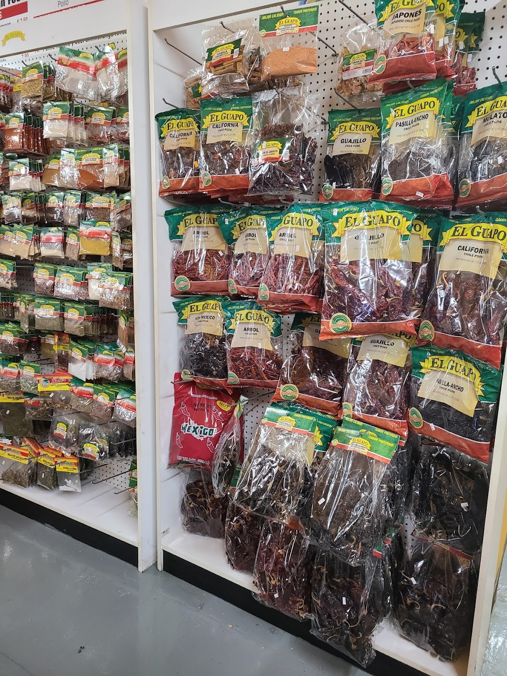 Carnicería Las Cazuelas | restaurant | 917 Main St, Longmont, CO 80501, USA | 3037766619 OR +1 303-776-6619