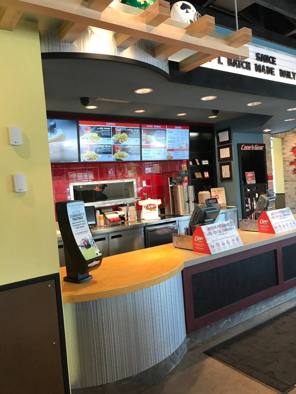 Raising Canes Chicken Fingers | meal takeaway | 781 Hebron Rd, Heath, OH 43056, USA | 7402812660 OR +1 740-281-2660