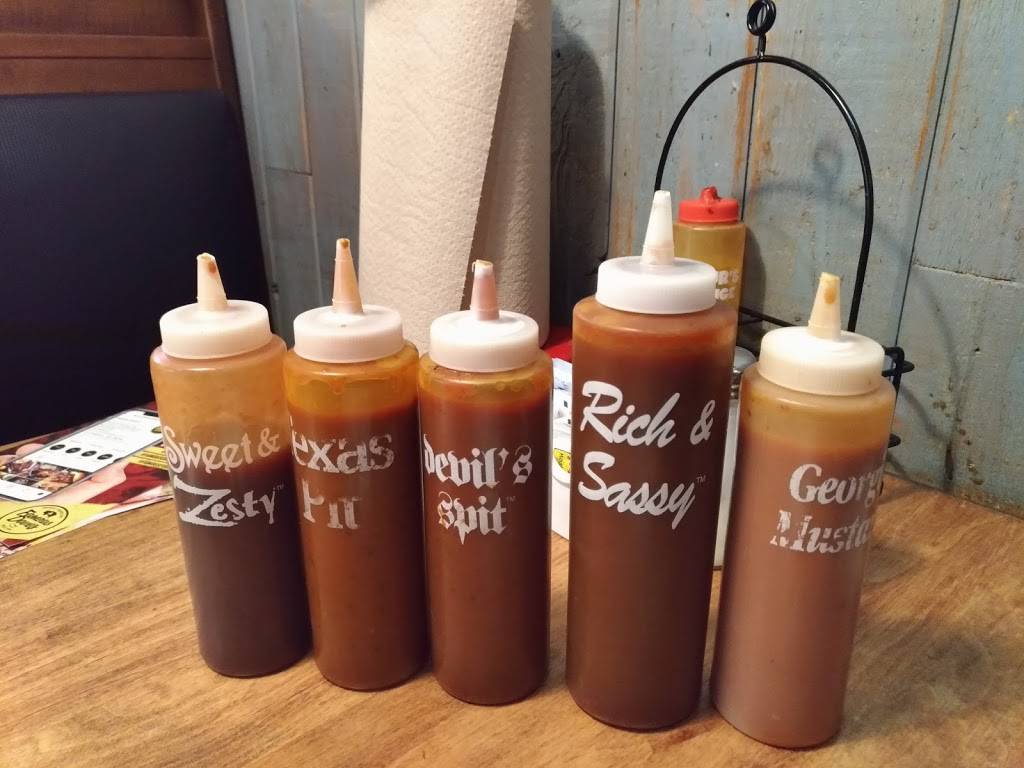 Famous Daves Bar-B-Que | restaurant | 7501 N Mesa St, El Paso, TX 79912, USA | 9157605355 OR +1 915-760-5355