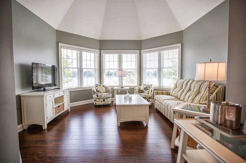 Oakwood Resort | restaurant | 702 E Lake View Rd, Syracuse, IN 46567, USA | 5744577100 OR +1 574-457-7100