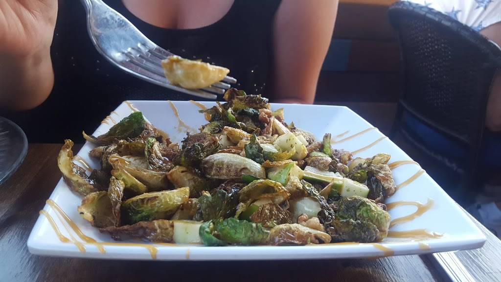 Truago | restaurant | 2775 W Jefferson Ave, Trenton, MI 48183, USA | 7346762233 OR +1 734-676-2233