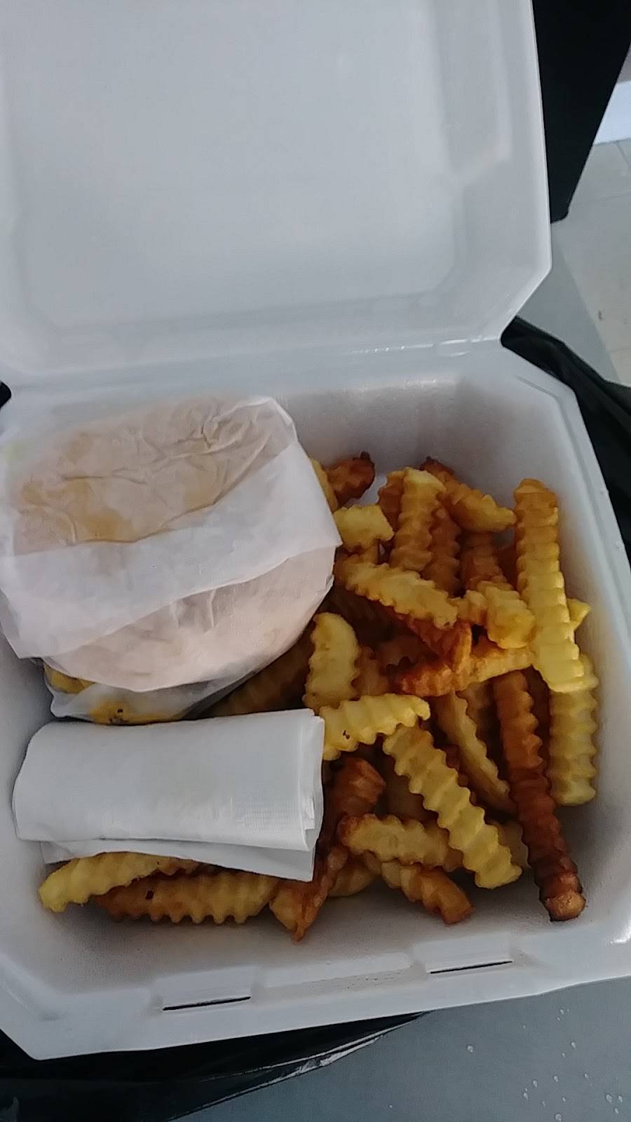 Kennys Sandwich Shop | meal takeaway | 323 E Broadway Ave, Muskegon, MI 49444, USA | 2317332420 OR +1 231-733-2420