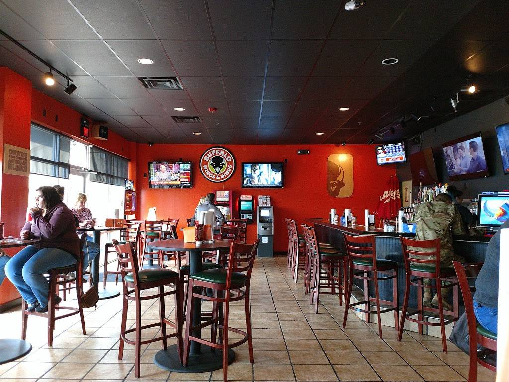 Buffalo Wings & Rings | restaurant | 3271 Heritage Green Dr, Monroe, OH 45050, USA | 5133602977 OR +1 513-360-2977