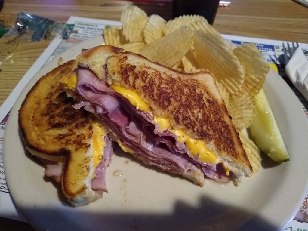 Office Lounge & Grill | restaurant | 110 E Dwight Ave, Oscoda, MI 48750, USA | 9897393388 OR +1 989-739-3388