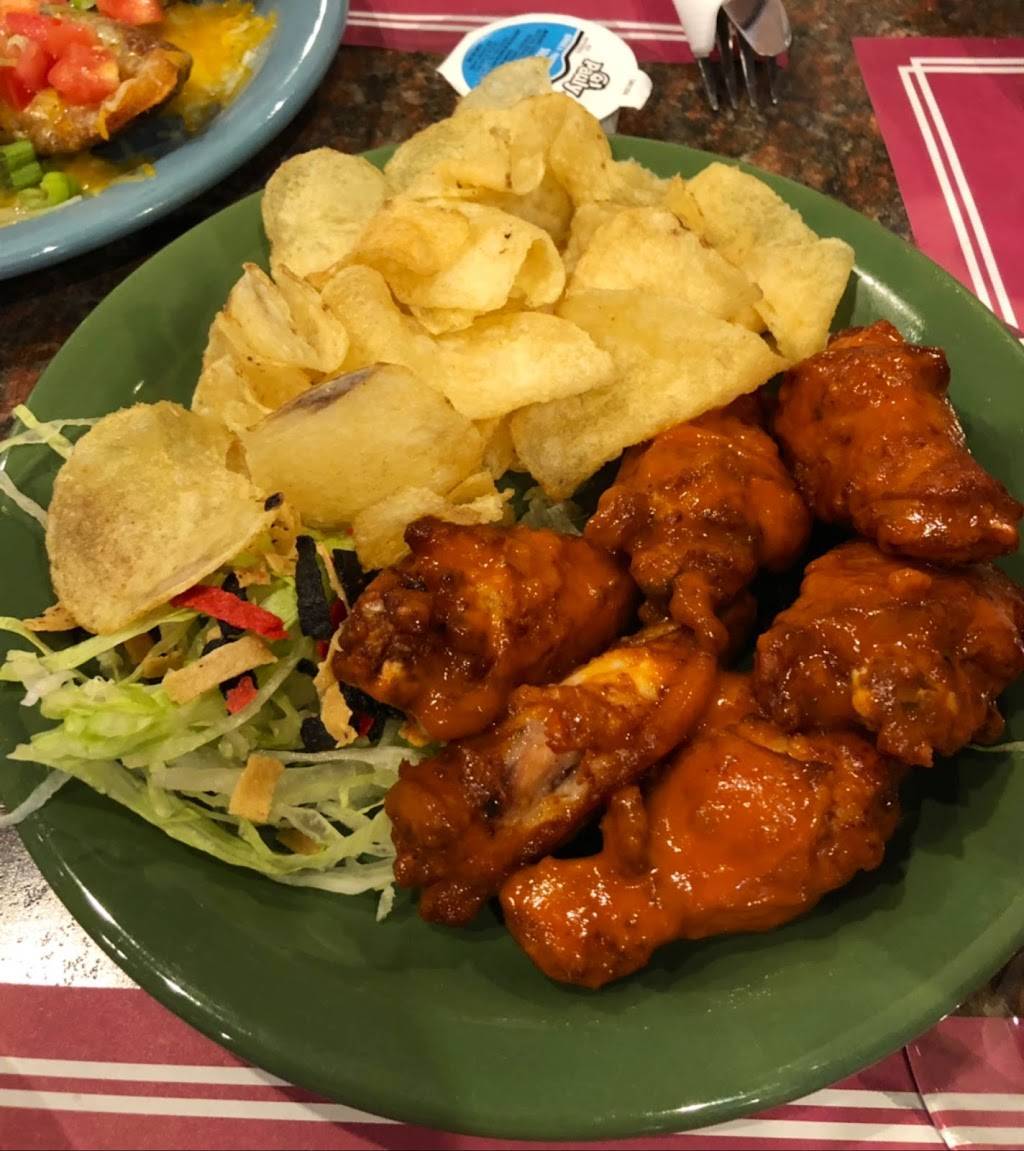 Horns Gaslight Bar & Restaurant | restaurant | 7300 Main St, Mackinac Island, MI 49757, USA | 9068476154 OR +1 906-847-6154