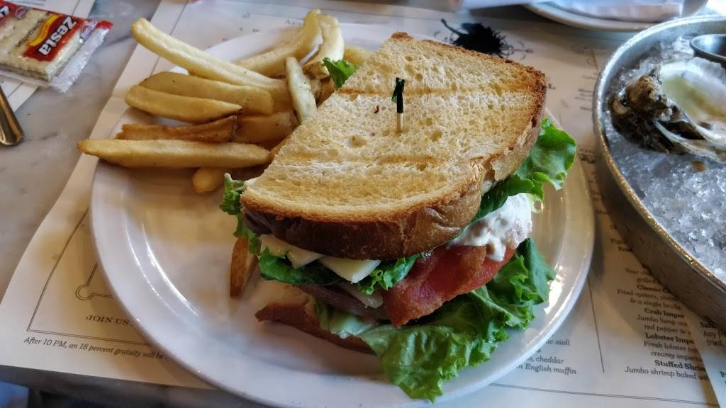 Mamas On the Half Shell | restaurant | 2901 ODonnell St, Baltimore, MD 21224, USA | 4102763160 OR +1 410-276-3160