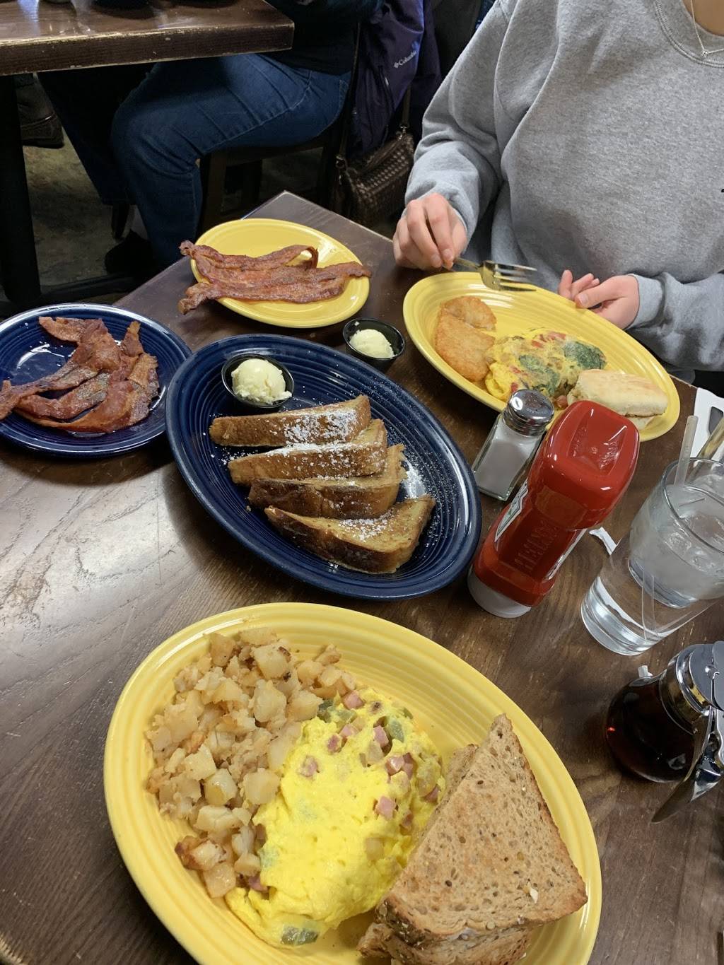 Groveland Grill | restaurant | 5960 Easton Rd, Plumsteadville, PA 18949, USA | 2157667944 OR +1 215-766-7944