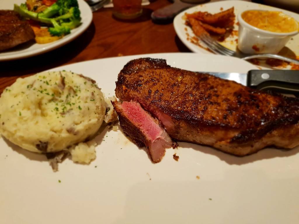 Cracker Barrel Old Country Store | restaurant | 101 Commons Dr, Greenwood, SC 29649, USA | 8642299026 OR +1 864-229-9026