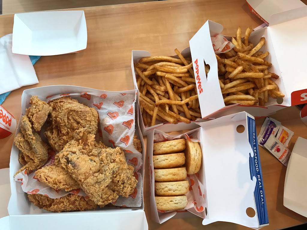 Popeyes Louisiana Kitchen | restaurant | 325 University Blvd #100A, Round Rock, TX 78665, USA | 5123108824 OR +1 512-310-8824