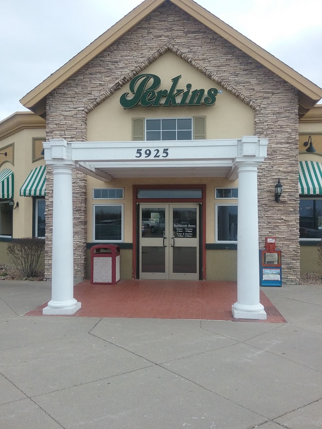 Perkins Restaurant & Bakery | restaurant | 5925 Gordon Dr, Sioux City, IA 51106, USA | 7122746839 OR +1 712-274-6839