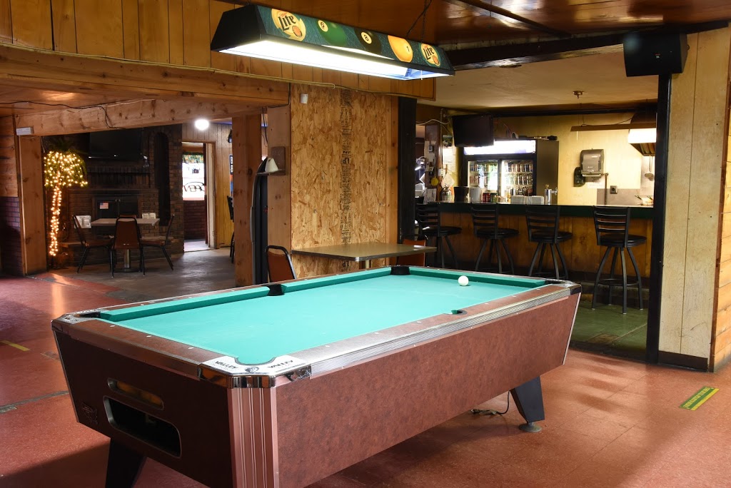 Oasis Bar & Grill | restaurant | 452 N Lakeview Ave, Endeavor, WI 53930, USA | 6085872643 OR +1 608-587-2643