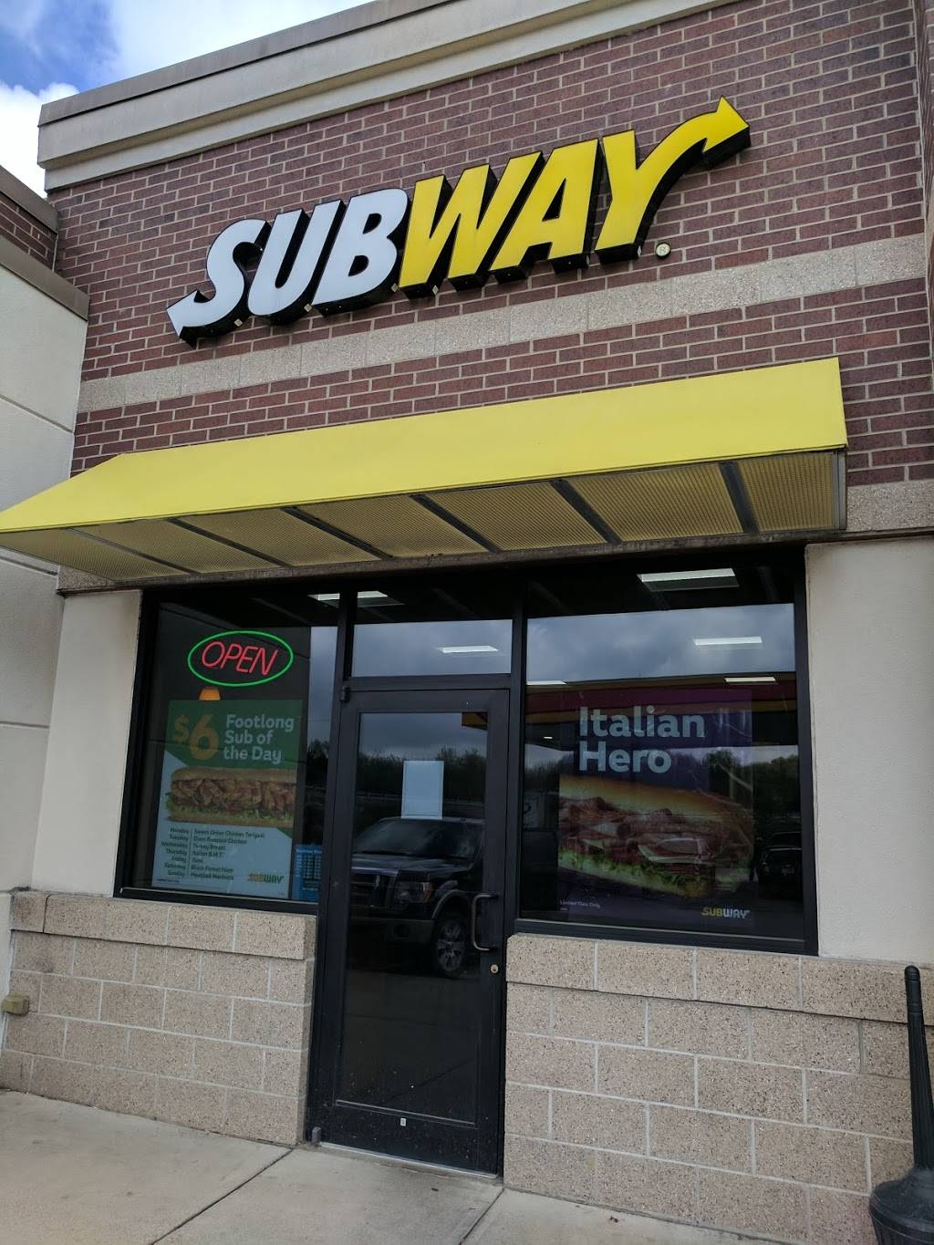 Subway | restaurant | 4000 L and N Turnpike Rd, Horse Cave, KY 42749, USA | 2707864000 OR +1 270-786-4000