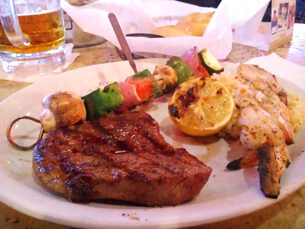 Logans Roadhouse | restaurant | 3299 W Shore Dr, Holland, MI 49424, USA | 6163999451 OR +1 616-399-9451