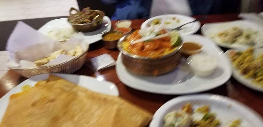 White Castle | restaurant | 12413 Shelbyville Rd, Louisville, KY 40243, USA | 5024893761 OR +1 502-489-3761