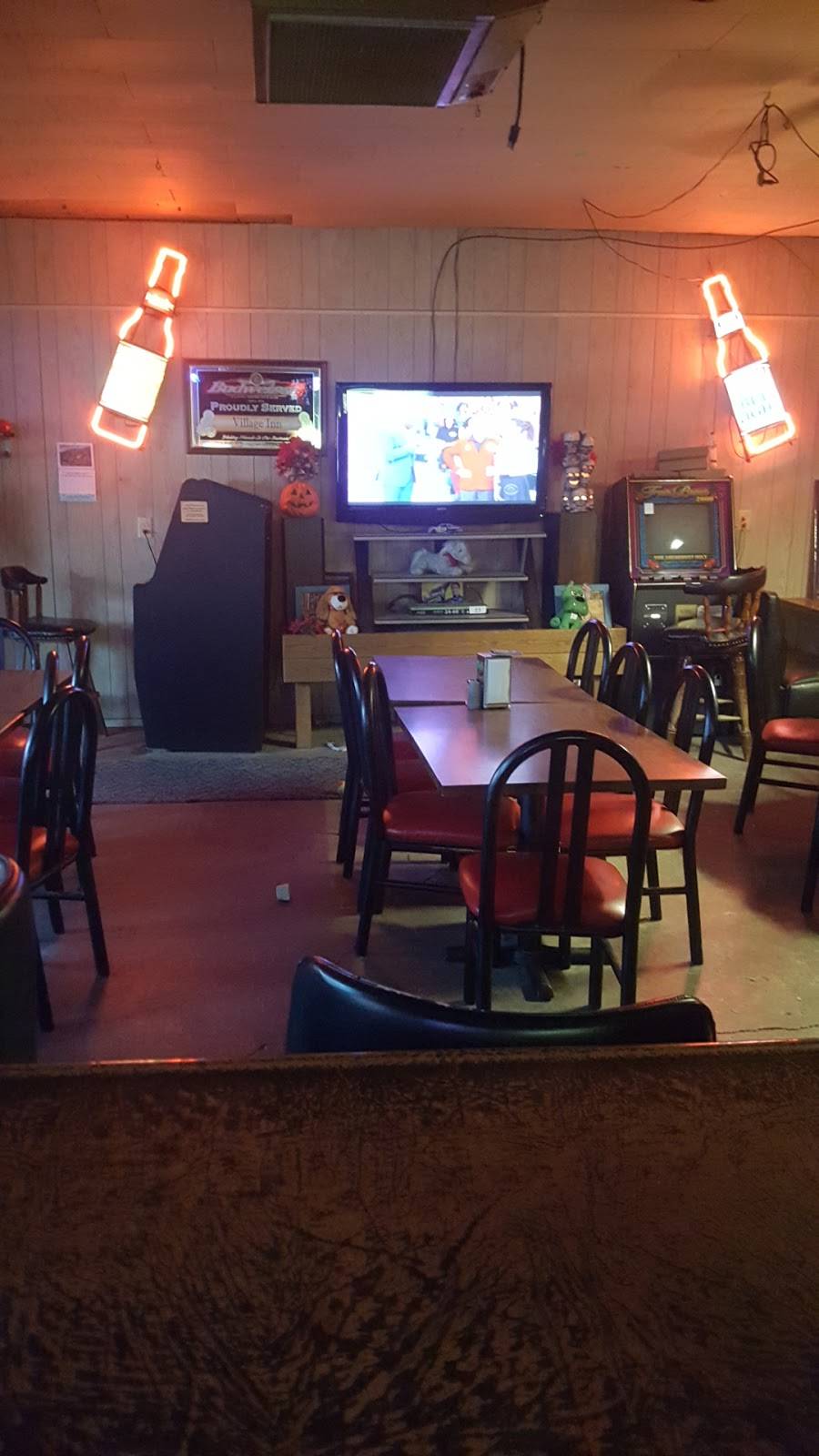 Village Inn | restaurant | 105 Main St, Liscomb, IA 50148, USA | 6414969998 OR +1 641-496-9998