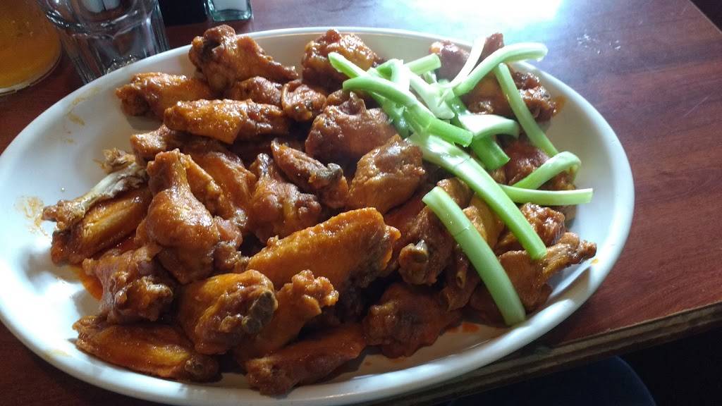 Archie Moores Bar & Restaurant | restaurant | 15 Factory Ln, Milford, CT 06460, USA | 2038765088 OR +1 203-876-5088