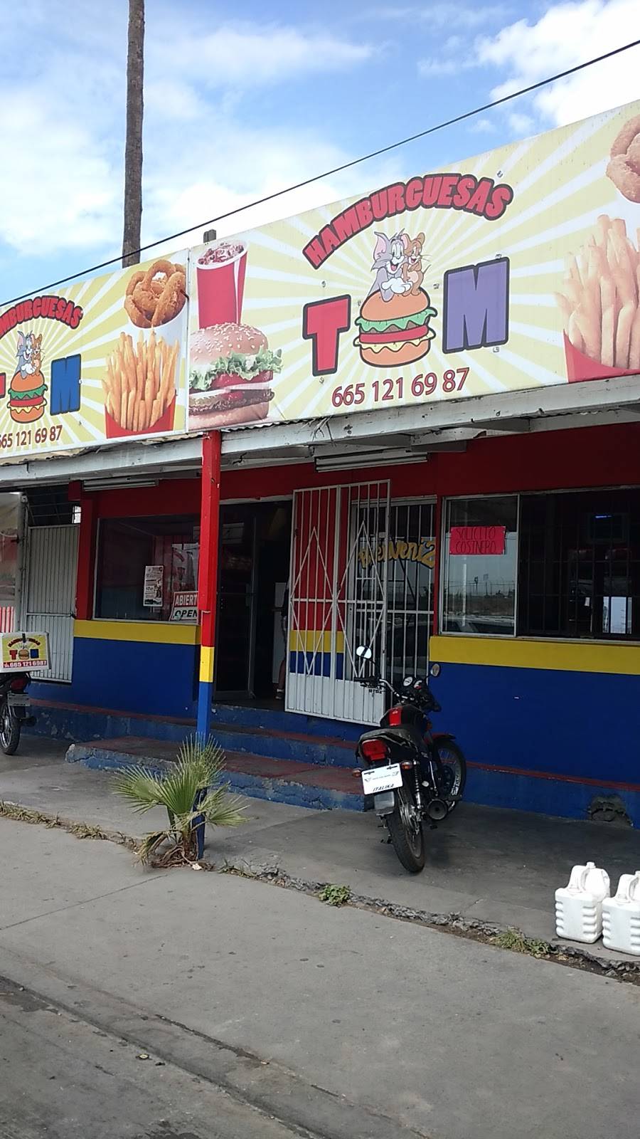 Hamburguesas Tom | restaurant | Paseo José María Morelos y Pavón 877, Industrial, 21430 Tecate, B.C., Mexico | 016651216987 OR +52 665 121 6987