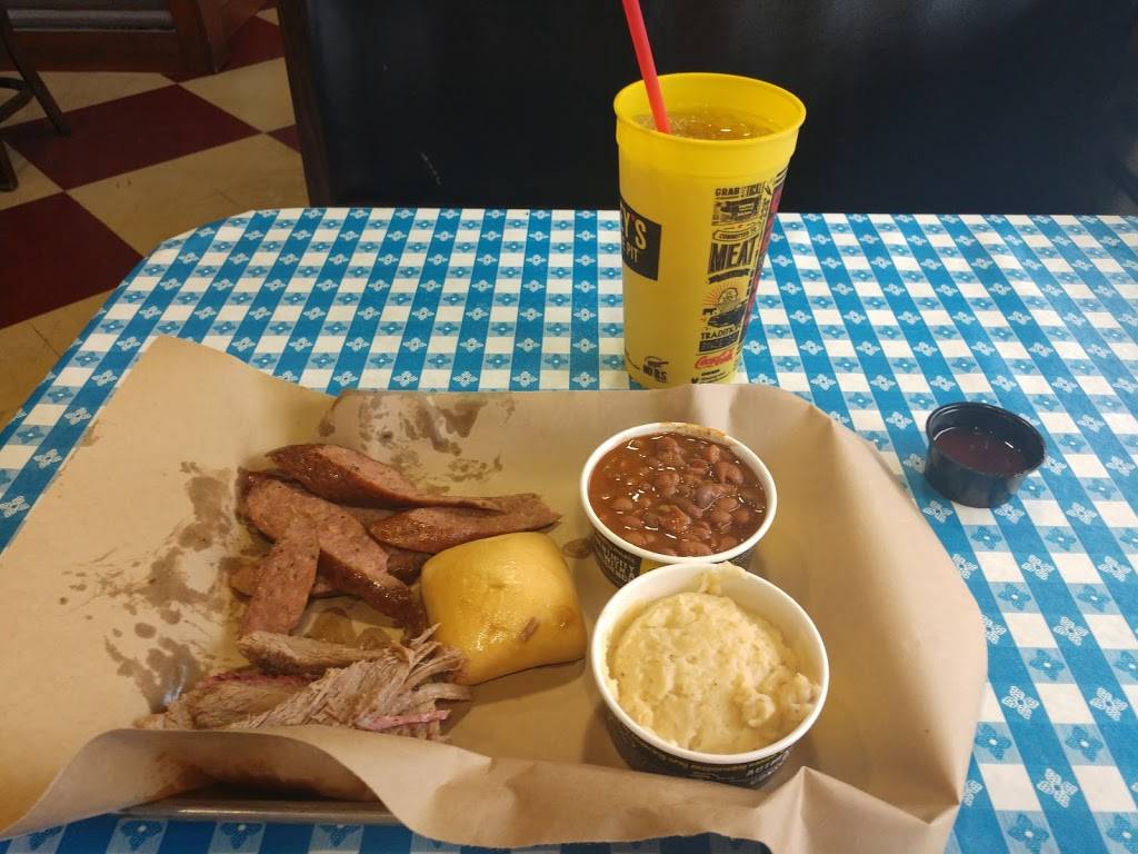 Dickeys Barbecue Pit | restaurant | 2119 Tyrone Blvd N, St. Petersburg, FL 33710, USA | 7273886692 OR +1 727-388-6692