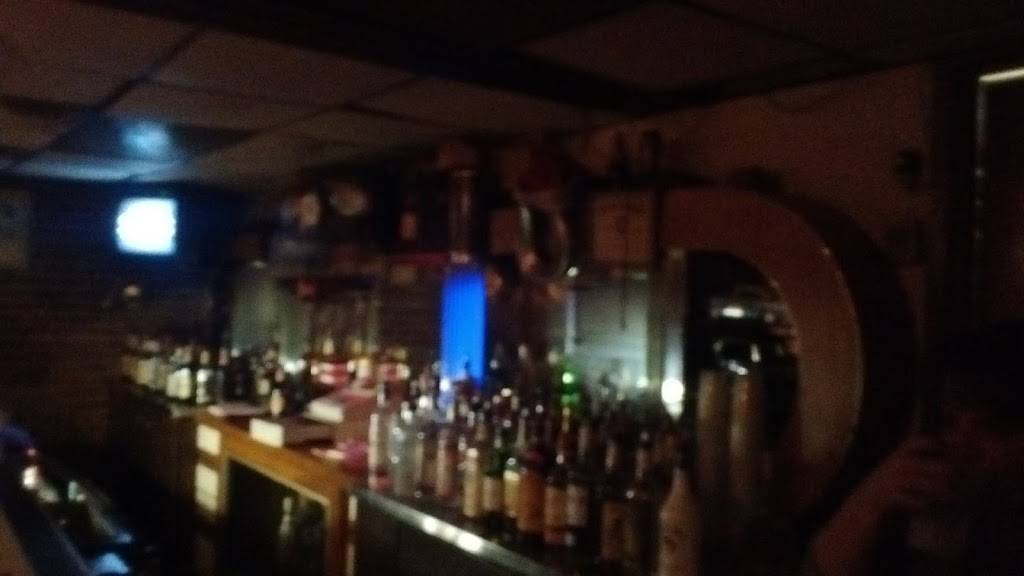 Dicks Bar | restaurant | 912 Lincolnway, La Porte, IN 46350, USA | 2193269702 OR +1 219-326-9702