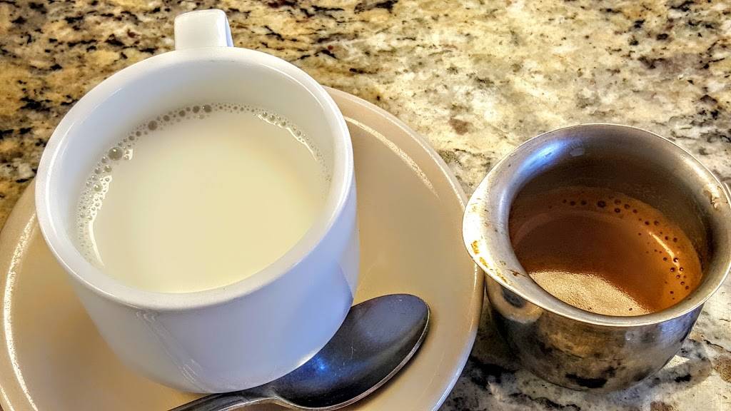 Puerto Sagua | restaurant | 700 Collins Ave, Miami Beach, FL 33139, USA | 3056731115 OR +1 305-673-1115