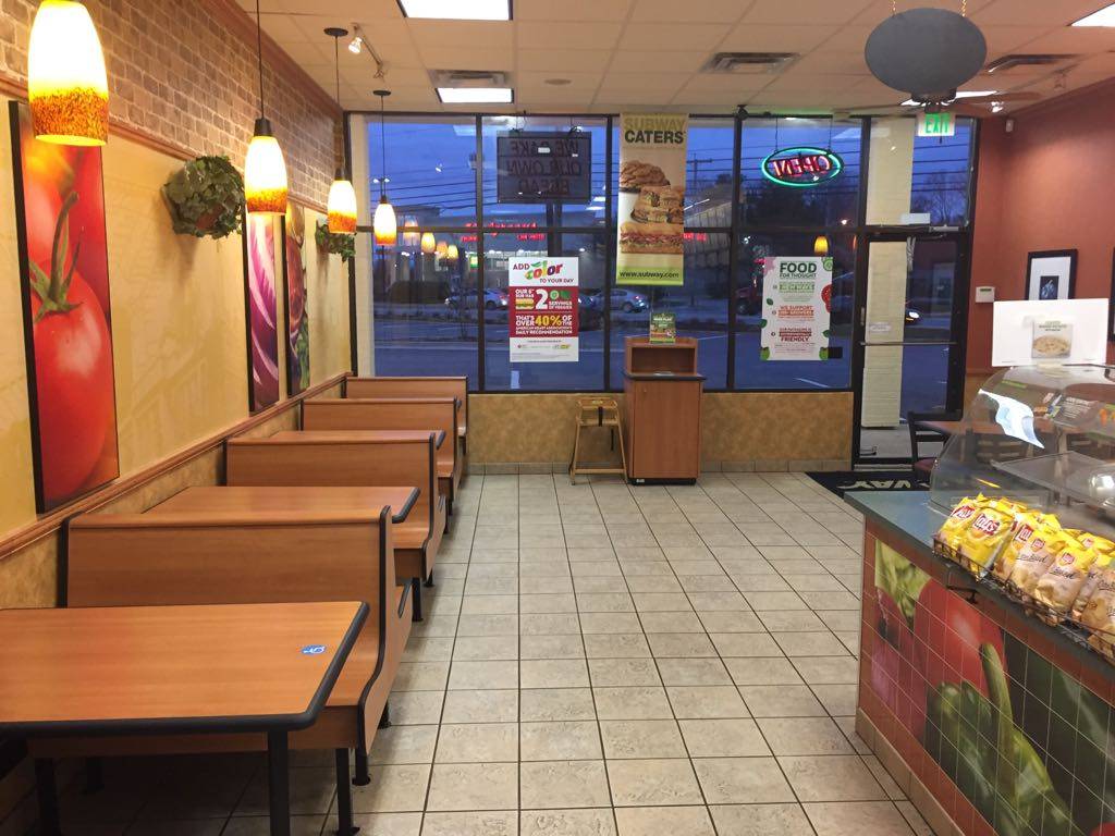 Subway Restaurants | restaurant | 8037 Liberty Rd #3, Windsor Mill, MD 21244, USA | 4109227827 OR +1 410-922-7827