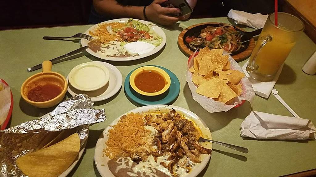 La Carreta Mexican Restaurant | restaurant | 119 Western Plaza Dr, Newport, TN 37821, USA | 4236250485 OR +1 423-625-0485