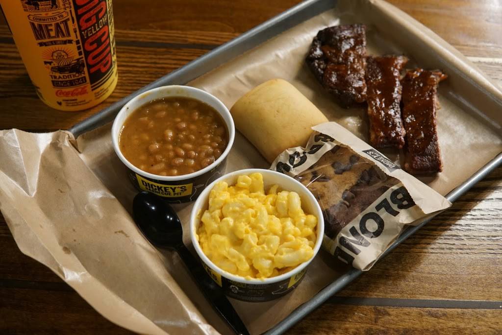 Dickeys Barbecue Pit | restaurant | 2748 S Alma School Rd, Mesa, AZ 85210, USA | 4804386666 OR +1 480-438-6666