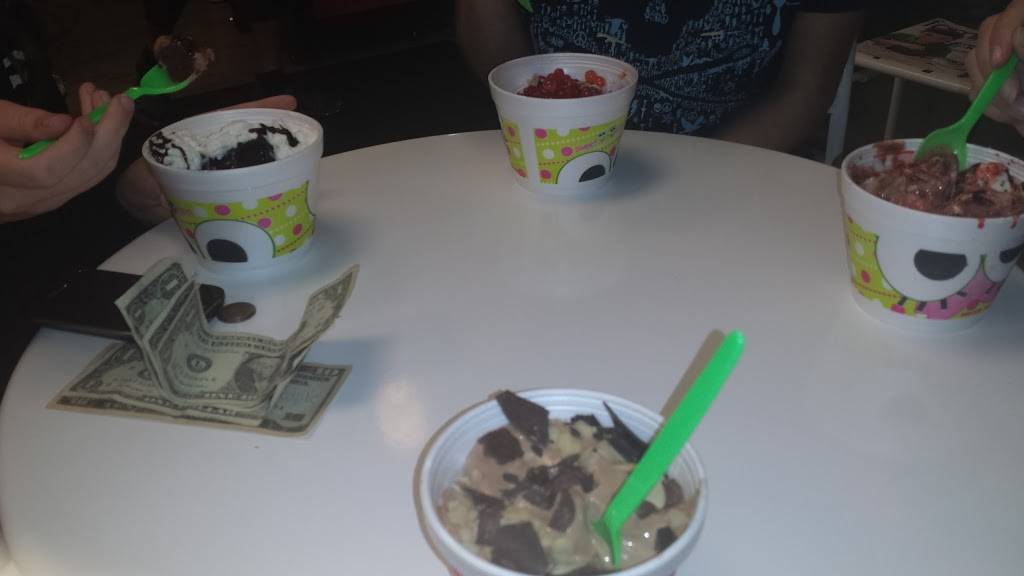 SweetFrog Premium Frozen Yogurt | restaurant | 2416 Baxter Ave, Crescent Springs, KY 41017, USA | 8593411310 OR +1 859-341-1310