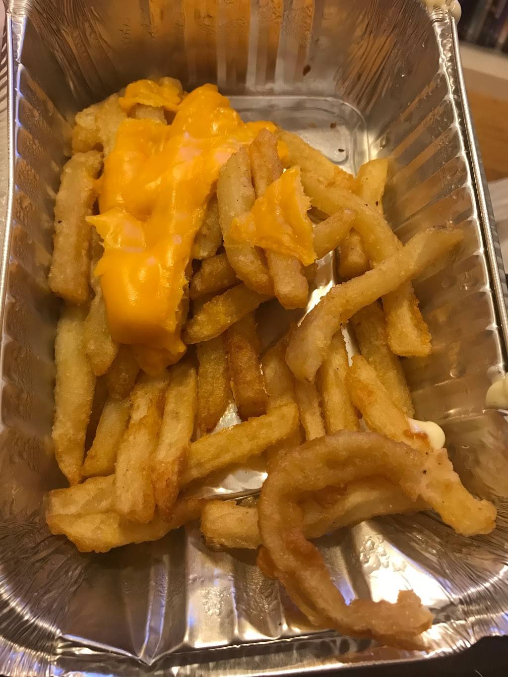 Burger Urway Express | restaurant | 1846 E New York Ave, Brooklyn, NY 11207, USA | 3476632315 OR +1 347-663-2315