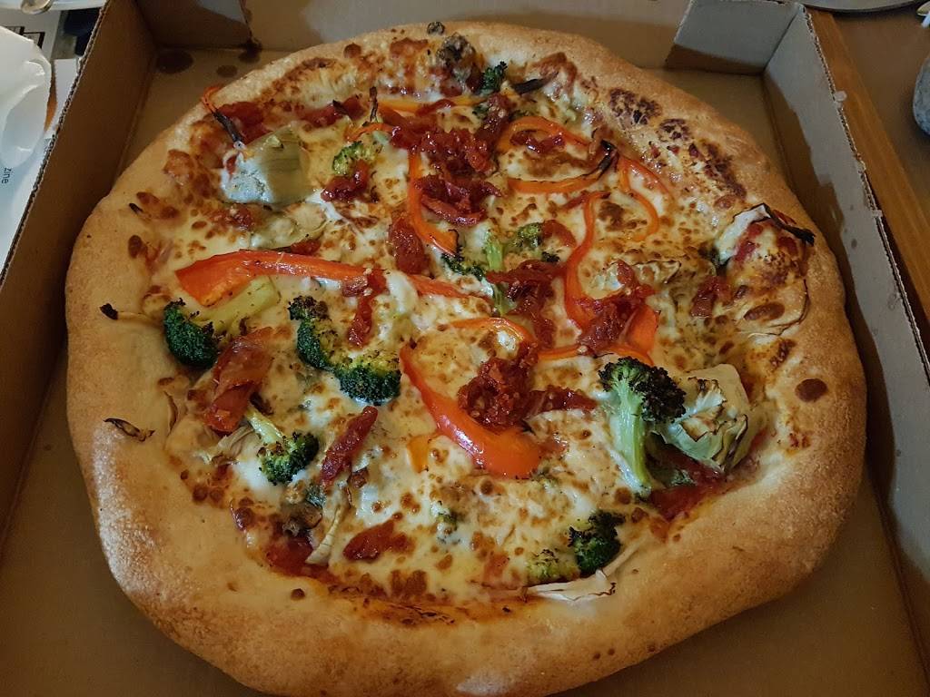 Mikes | restaurant | 340 Boulevard des Laurentides, Saint-Jérôme, QC J7Z 4L7, Canada | 4504385888 OR +1 450-438-5888