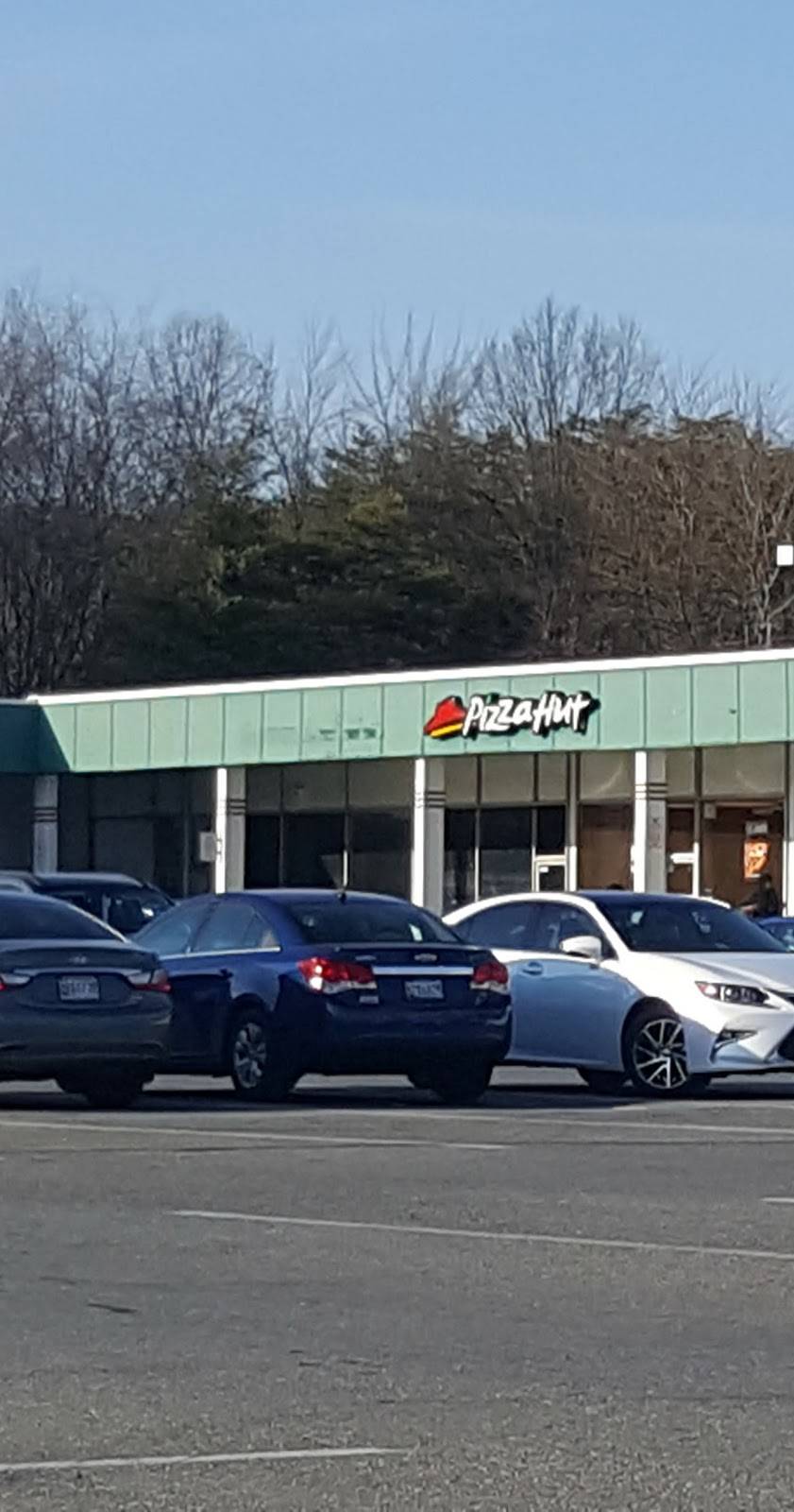 Pizza Hut | restaurant | 3091 Marshall Hall Rd, Bryans Road, MD 20616, USA | 3013758383 OR +1 301-375-8383