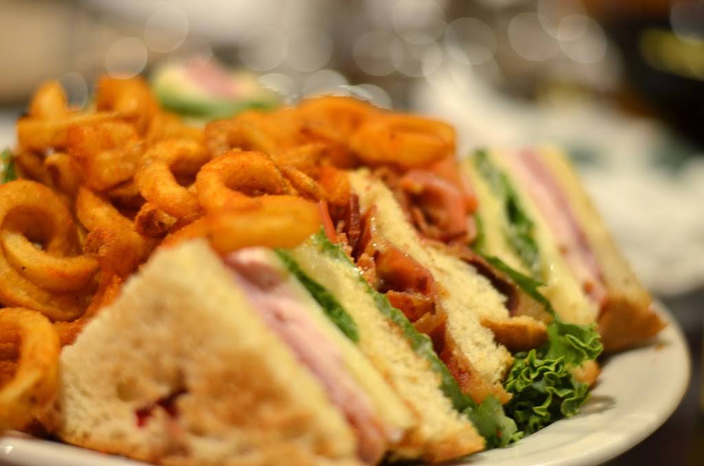 Curlys Bar & Grill | restaurant | 7880 Mackinaw Trail, Cadillac, MI 49601, USA | 2317759947 OR +1 231-775-9947