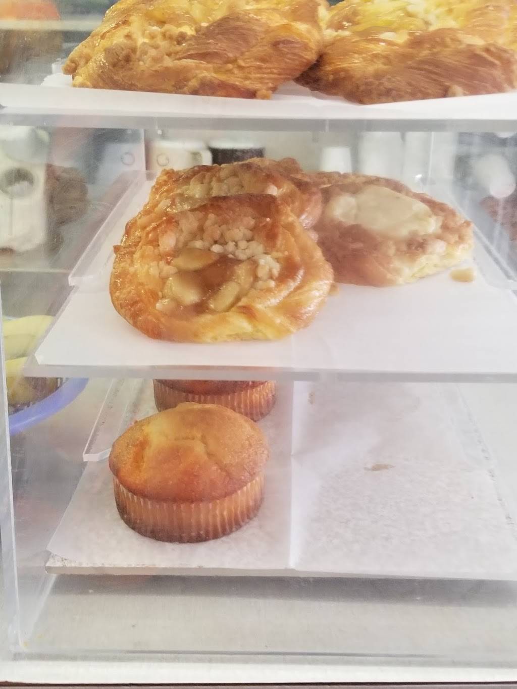 Ritas Place | restaurant | 2324 N Charles St, Baltimore, MD 21218, USA | 4102431984 OR +1 410-243-1984