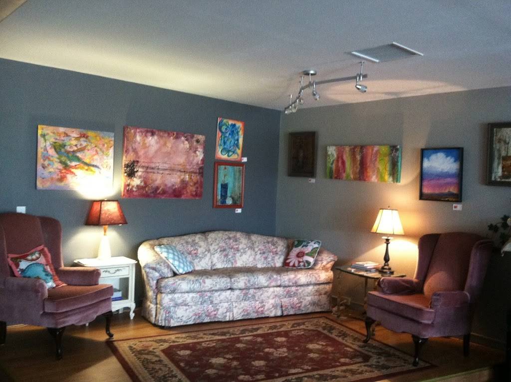 The Living Room Coffeehouse and Winebar | cafe | 215 E Main St, Pilot Mountain, NC 27041, USA | 3364444359 OR +1 336-444-4359