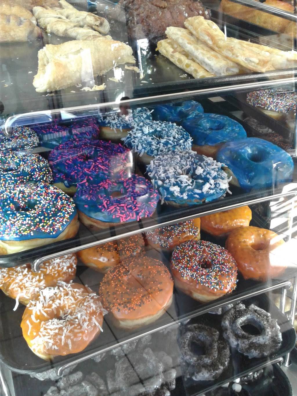 Yum Yum Donuts | bakery | 3671 Franklin Blvd, Sacramento, CA 95818, USA | 9164539193 OR +1 916-453-9193