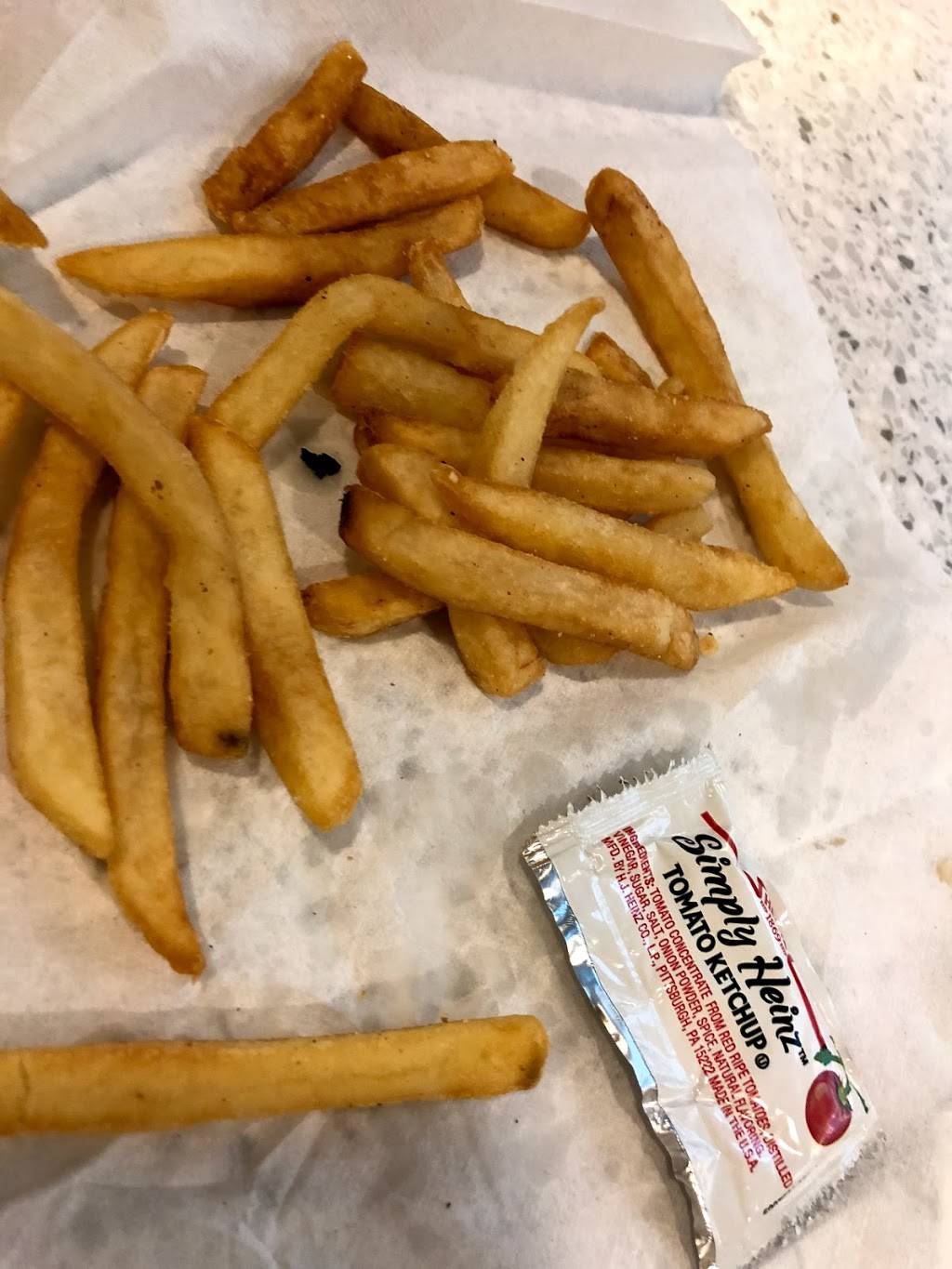 Burgerville | meal takeaway | 7000 NE Airport Way Suite 2200, Portland, OR 97218, USA | 5034674896 OR +1 503-467-4896