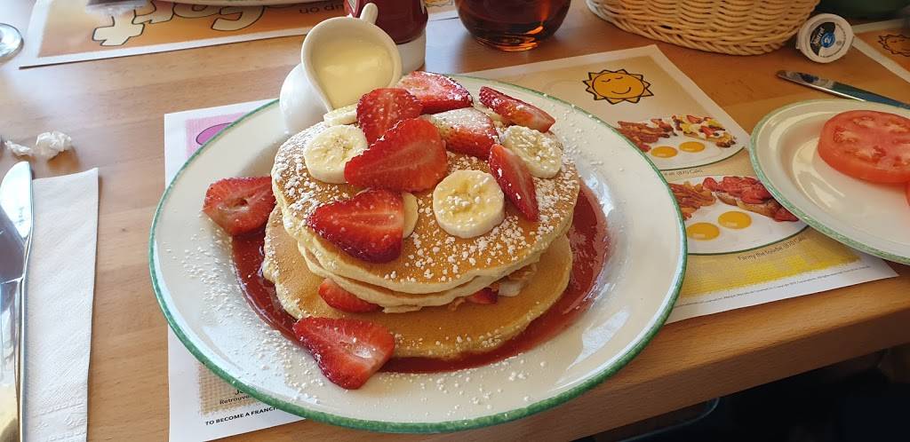 Cora | restaurant | 2455 Appleby Line, Burlington, ON L7L 0B6, Canada | 9053358300 OR +1 905-335-8300