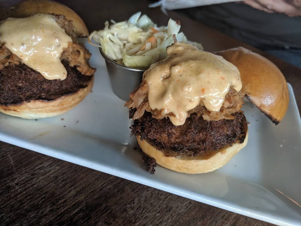 Olde Main Street Pub | restaurant | 121 Essex St, Salem, MA 01970, USA | 9785948188 OR +1 978-594-8188