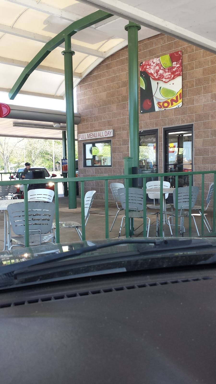 Sonic Drive-In | restaurant | 1107 S Cass St, Corinth, MS 38834, USA | 6012874626 OR +1 601-287-4626