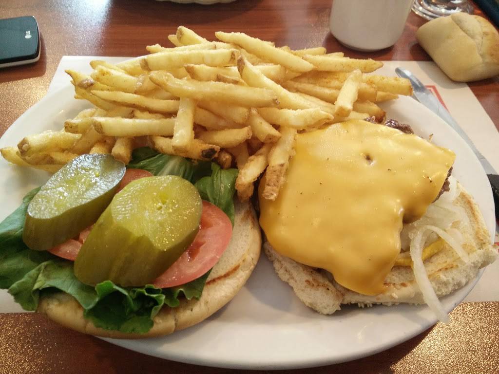 Restaurant La Bavière | restaurant | 5310 Bd Laurier O, Saint-Hyacinthe, QC J2S 3V7, Canada | 4507735310 OR +1 450-773-5310